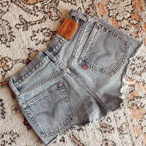 Levi’s 501 mid rise short